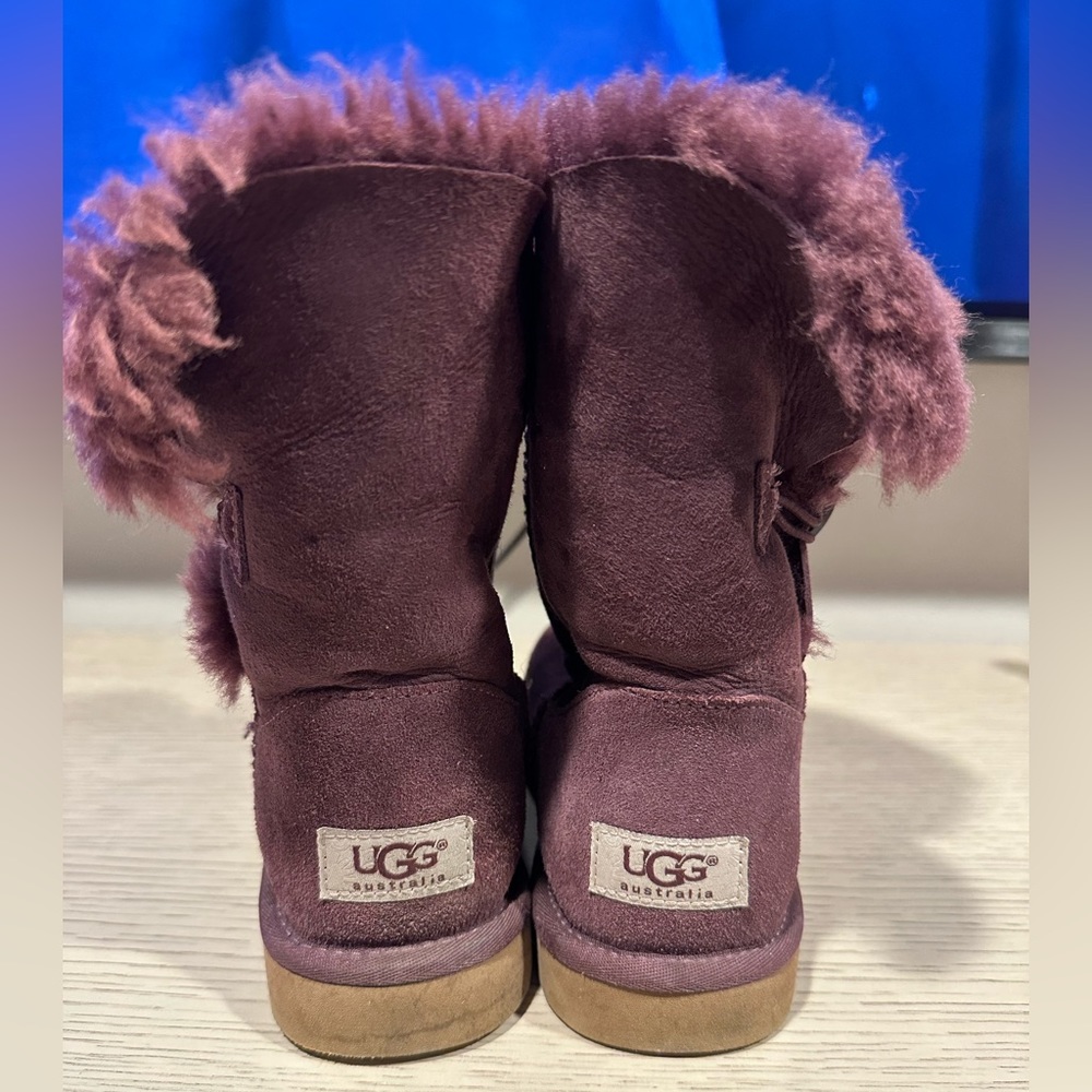 Ugg Bailey Button Boot size 7